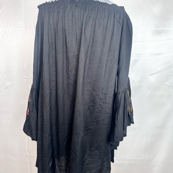 NWT Feathers Black Smocked Off the Shoulder Wide Embroidered Sleeve Dress Size L - Picture 8 of 11